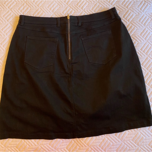 Universal Standard Skirt - Picture 3 of 3